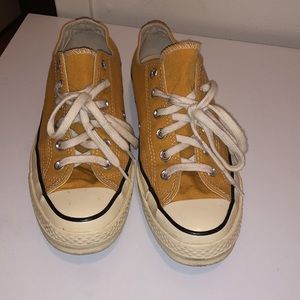 Mustard yellow/orange converse
